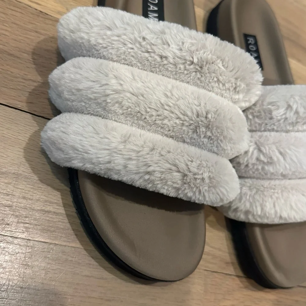 ROAM Women's Cozy Cream Slippers - Picture 2 of 4